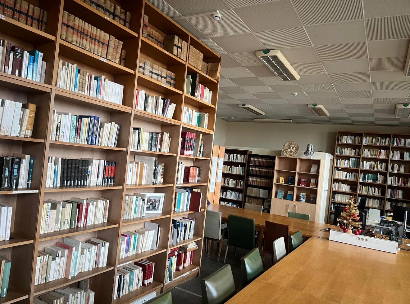 Biblioth&egrave;que UEH